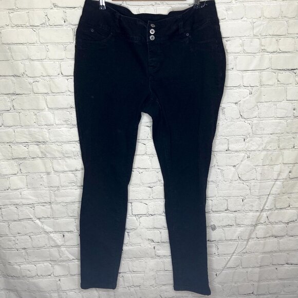 Royalty for me black Wannabettabutt jeans - Picture 8 of 13